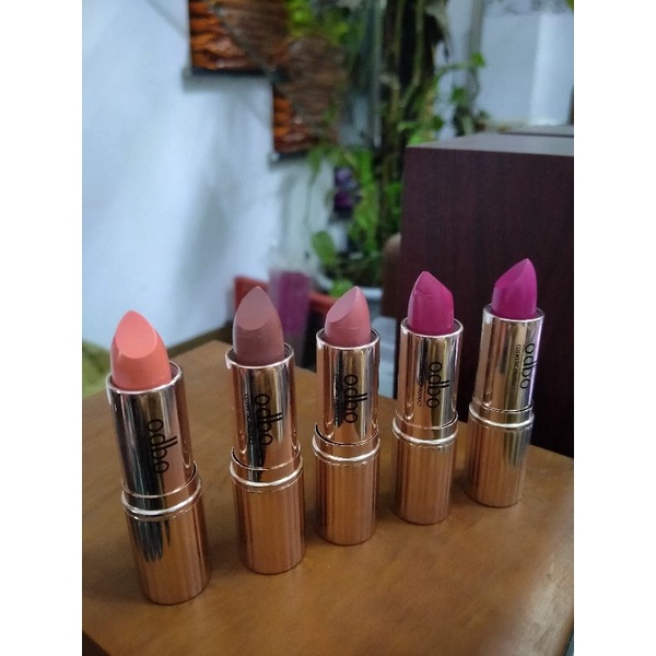 Son thỏi thái vỏ vàng