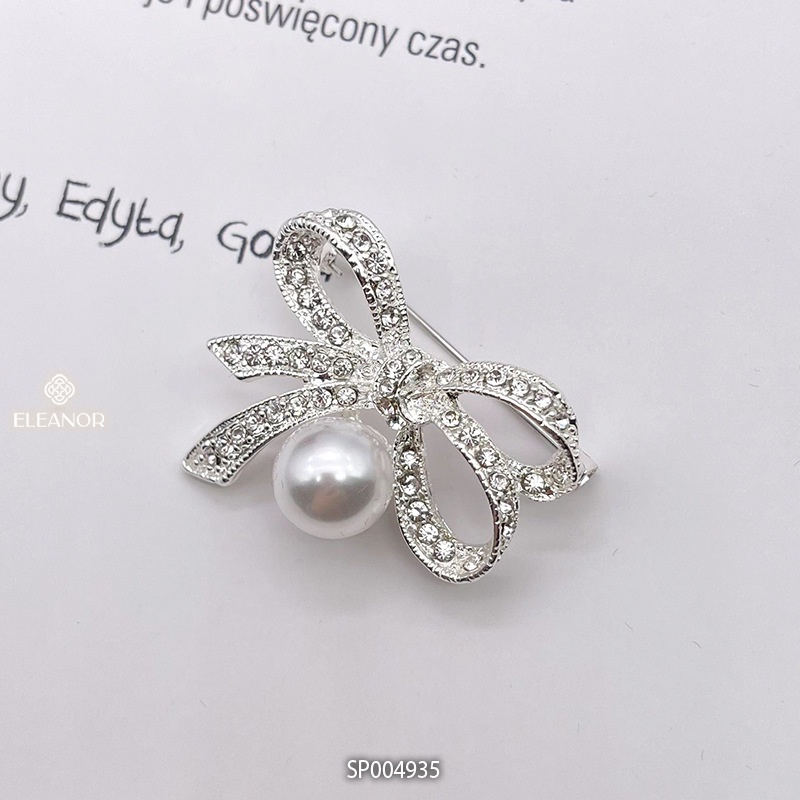 Ghim cài áo nữ Eleanor Accessories hình nơ đính đá ngọc trai nhân tạo phụ kiện thời trang 4935