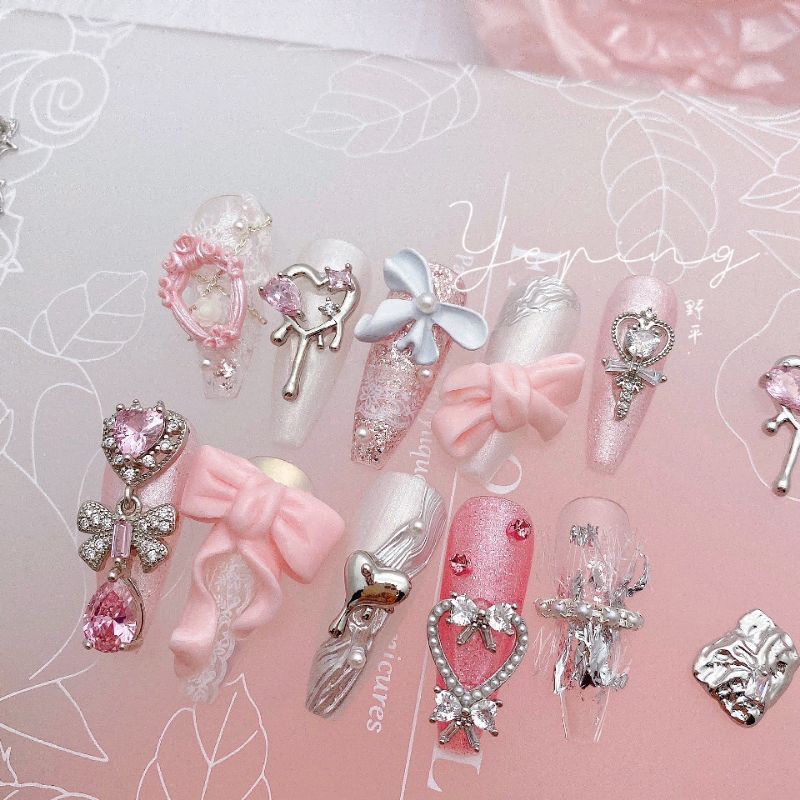 Charm tim đính đá nail-charm tim chảy đá nail cao cấp