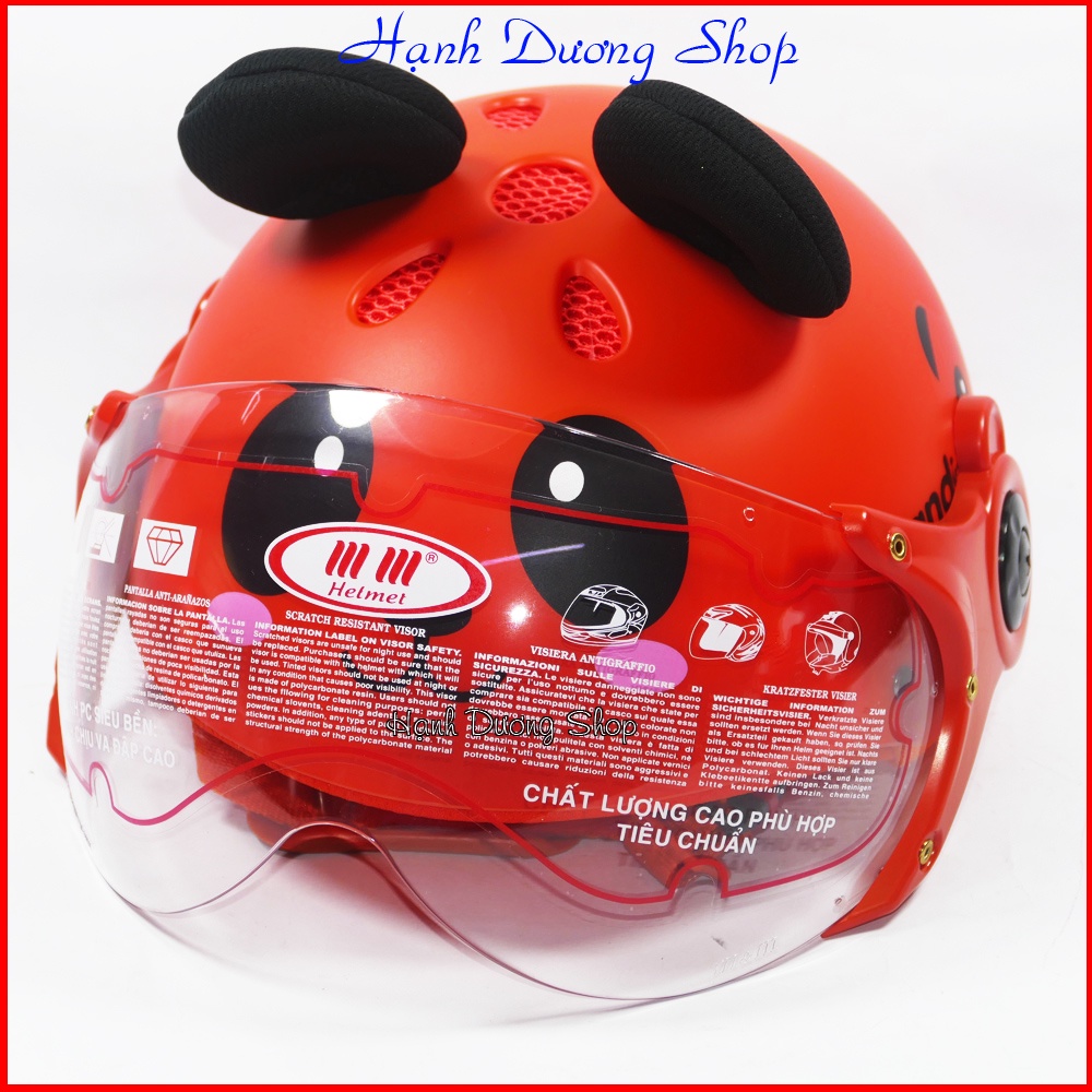 Mũ bảo hiểm dành cho bé có kính chắn bụi bảo vệ mắt, chất liêu nhựa chắt chắn phù hợp cho cả bé nam và bé nữ