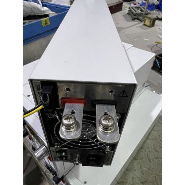 Máy cấp nguồn neos-200 0-20vdc, 0-10a