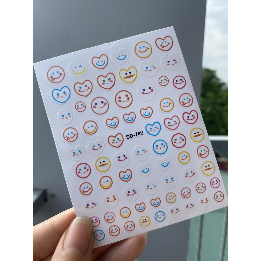 Sticker dán móng mặt cười