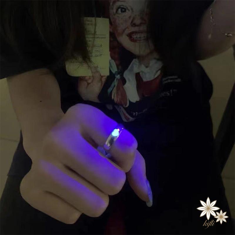 1 Nhẫn Dạ Quang Hình Trái Tim Màu Sắc Cho Nam Và Nữ