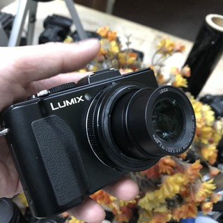 Máy ảnh Lumix LX5 cao cấp của Panasonic