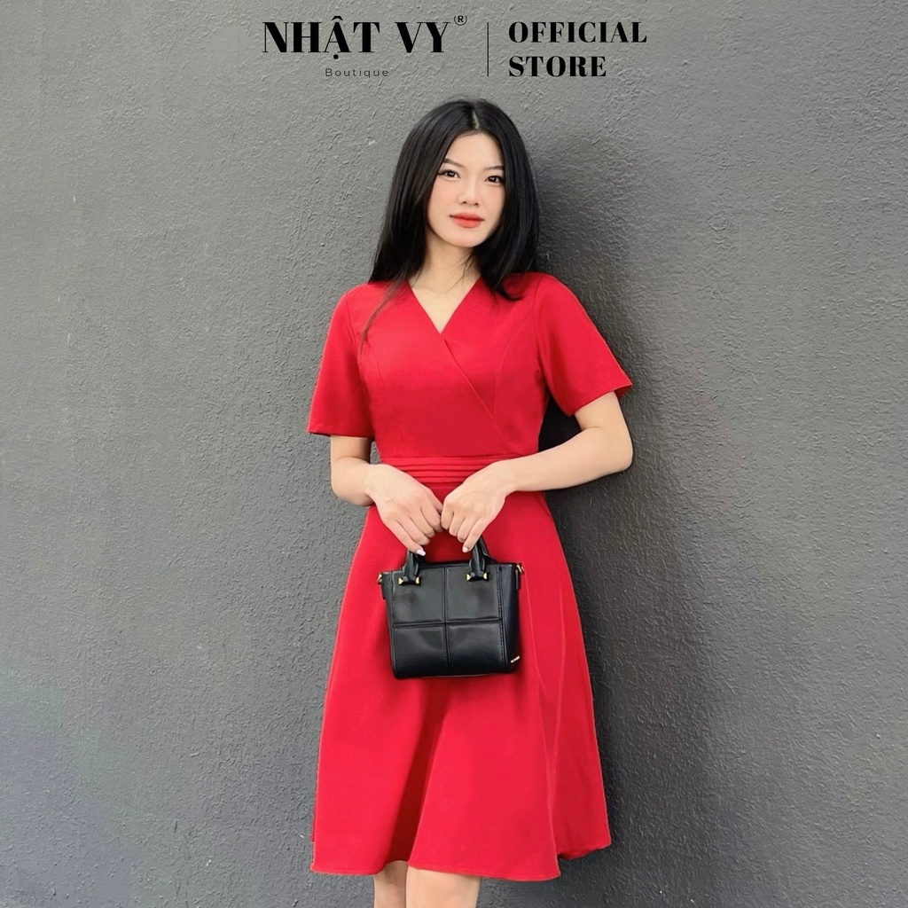 Đầm công sở Nhật Vy tay ngắn cổ V xếp ly eo dáng xoè màu xanh bơ đỏ đen chất cotton phù hợp đi chơi - D2453