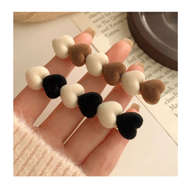 (MớI) Kẹp TóC HìNh TráI Tim ĐíNh Lông Nhung Xinh XắN