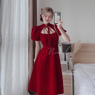 Đầm nhung đỏ khoét ngực tay bồng