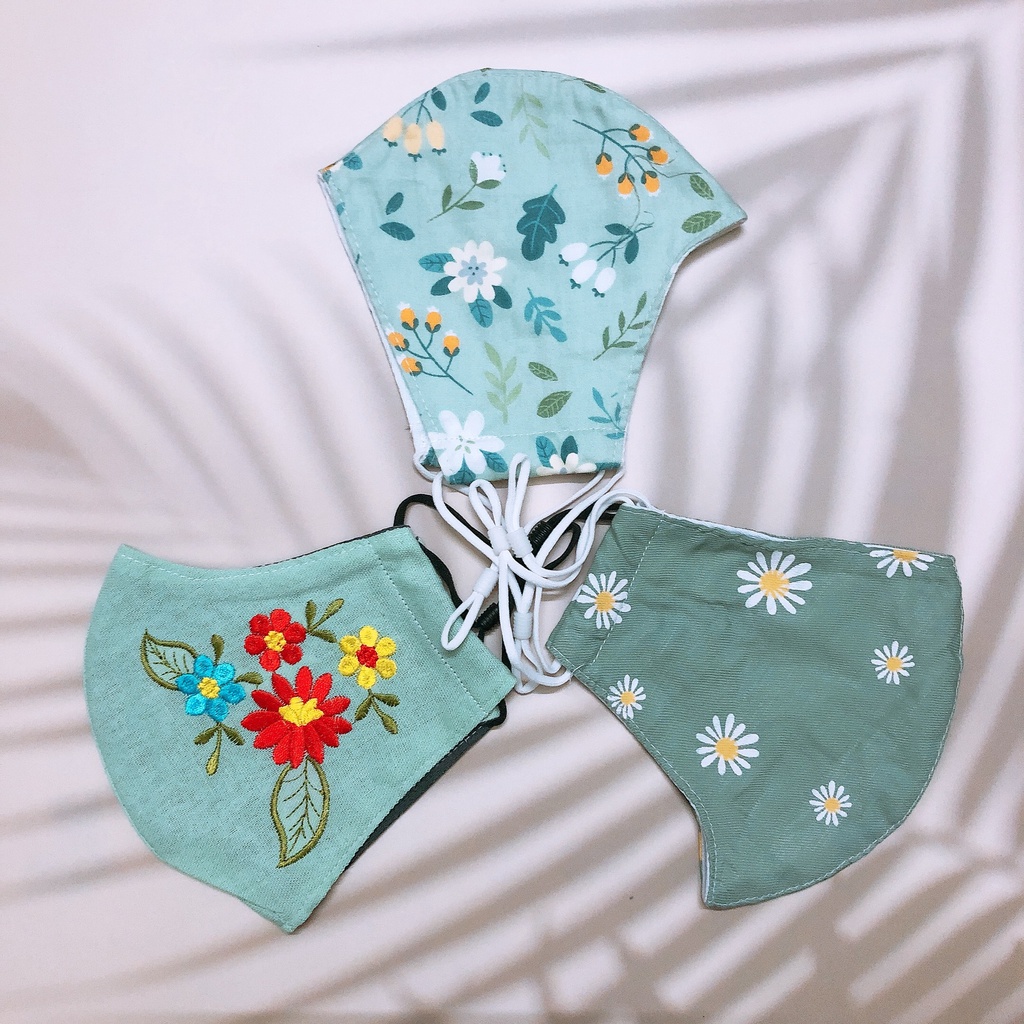 Khẩu trang vải linen thoáng mát có họa tiết thêu hoa