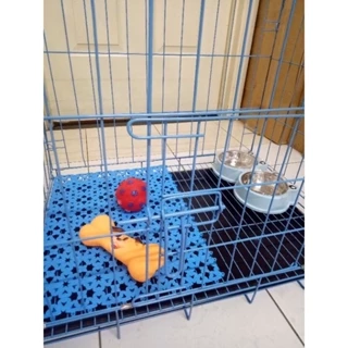 Tấm lót chuồng bằng nhựa, lót chuồng chó mèo PVC kích thước 20.30Cm