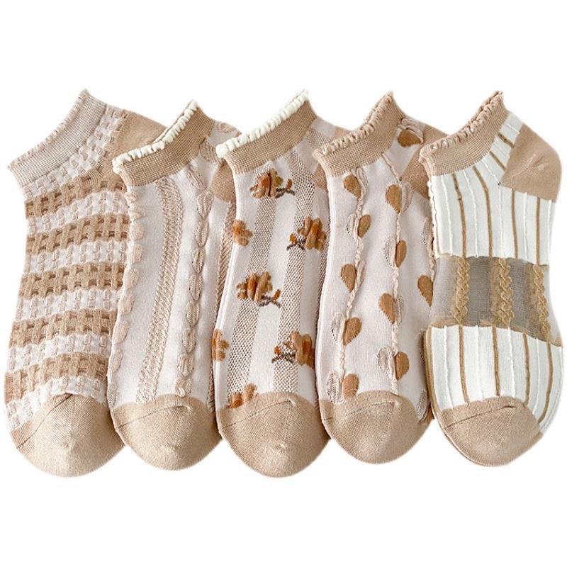 Tất nữ cổ ngắn tone màu nâu vintage, họa tiết vân nổi, phong cách nhẹ nhàng, chất liệu thoáng mát, thấm hút mồ hôi