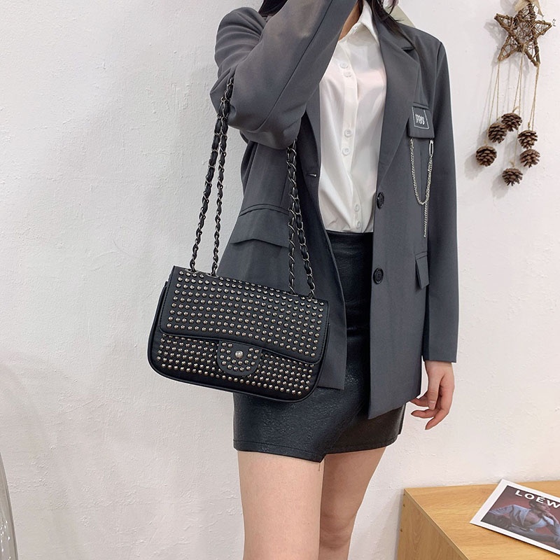 Túi Đeo Chéo Nhỏ Hình Vuông Đính Đinh Tán Thời Trang Đường Phố Cho Nữ