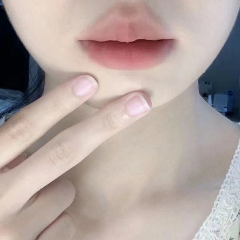 Son Môi Dưỡng Ẩm Lâu Trôi Không Thấm Nước Màu Nhung Lì Phong Cách Hello Kitty