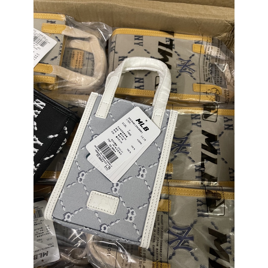 Túi MLB Monogram Handphone Crossbag Newyork Yankees - Túi MLB Đeo Chéo Đựng Điện Thoại Xuất Dư