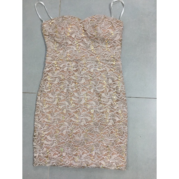 Đầm ống body nữ.