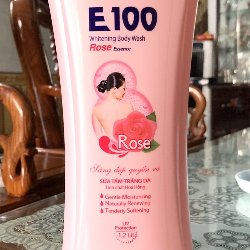 Sữa tắm trắng da E100 tinh chất Hoa Hồng 1.2Lít
