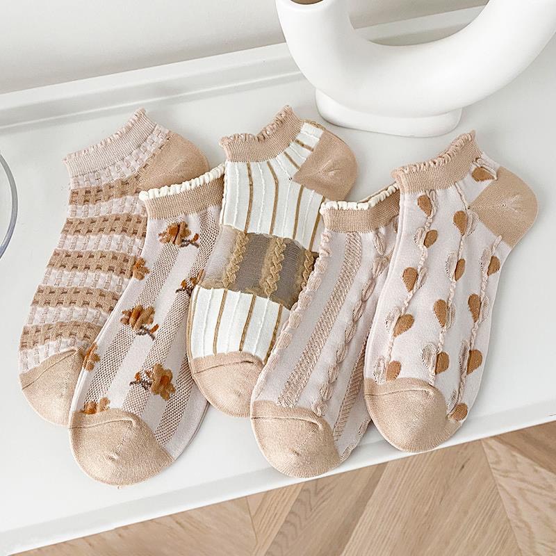 Tất nữ cổ ngắn tone màu nâu vintage, họa tiết vân nổi, phong cách nhẹ nhàng, chất liệu thoáng mát, thấm hút mồ hôi