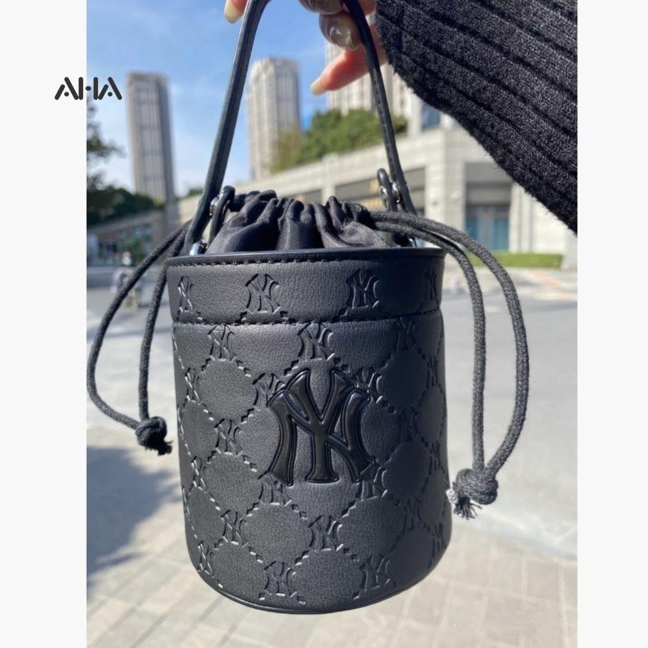 Túi đeo chéo AHA official mini đựng điện thoại in chữ phong cách thời trang