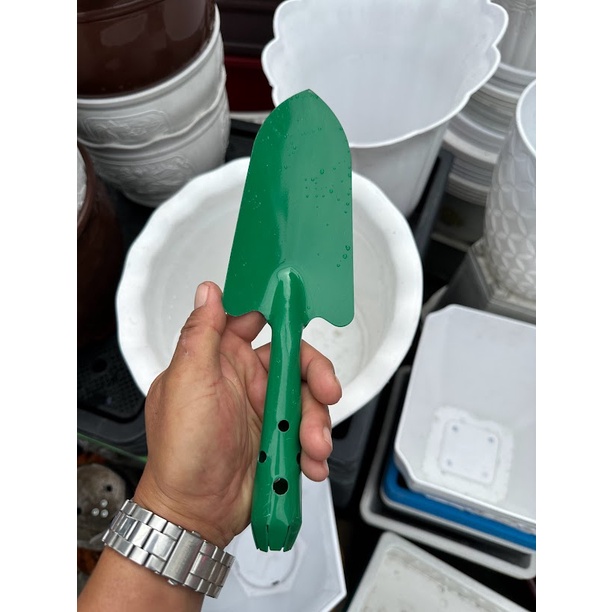 Xẻng làm vườn