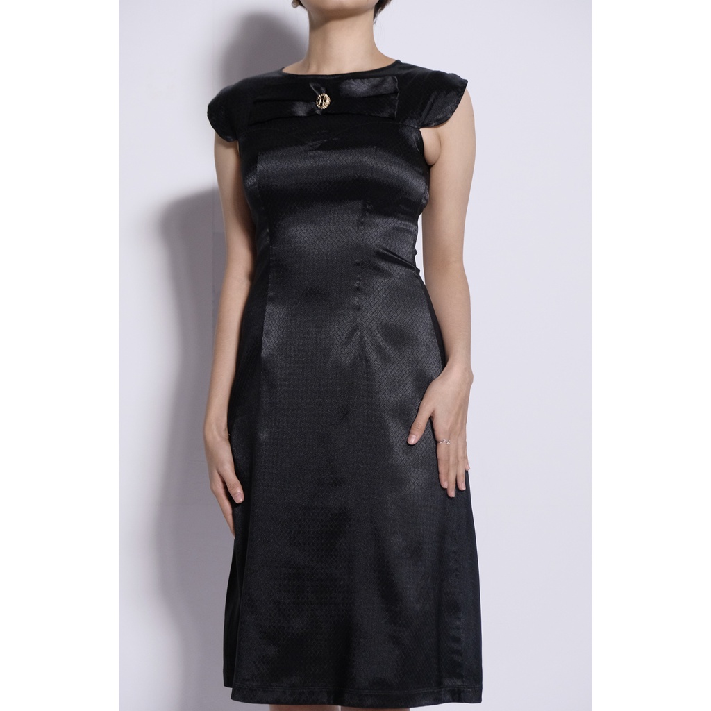 Đầm Cao Cấp - Hở Lưng Quyến Rũ - Cổ Thuyền - Đen Quý Phái