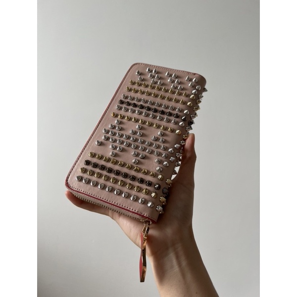 Ví dài cầm tay đinh nhọn louboutin,ví ngôi sao,hoạ tiết