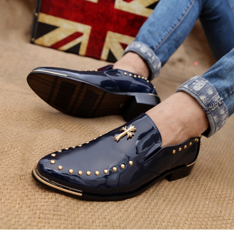 Giày Da Mũi Nhọn Đính Đinh Tán Kim Loại Thời Trang Công Sở Cho Nam