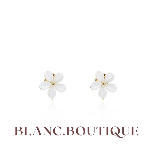 Khuyên tai Bông tai Kẹp Vành Tai nữ Blanc Boutique HOA MAI TRẮNG phong cách Hàn Quốc Hot Trend