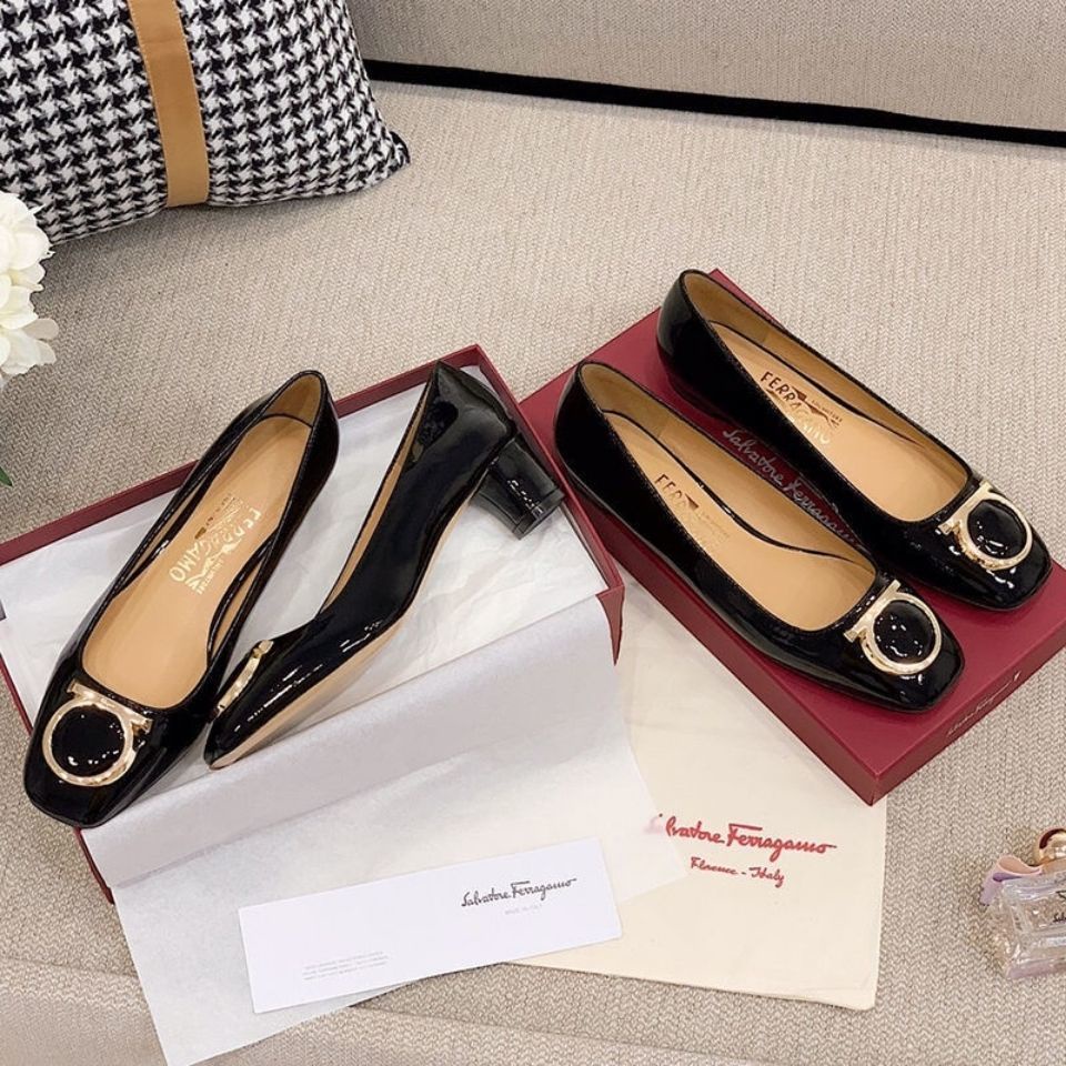 Giày Cao Gót Da Bóng Đế Bằng Mũi Tròn In Logo Ferragamo Thời Trang Cho Nữ