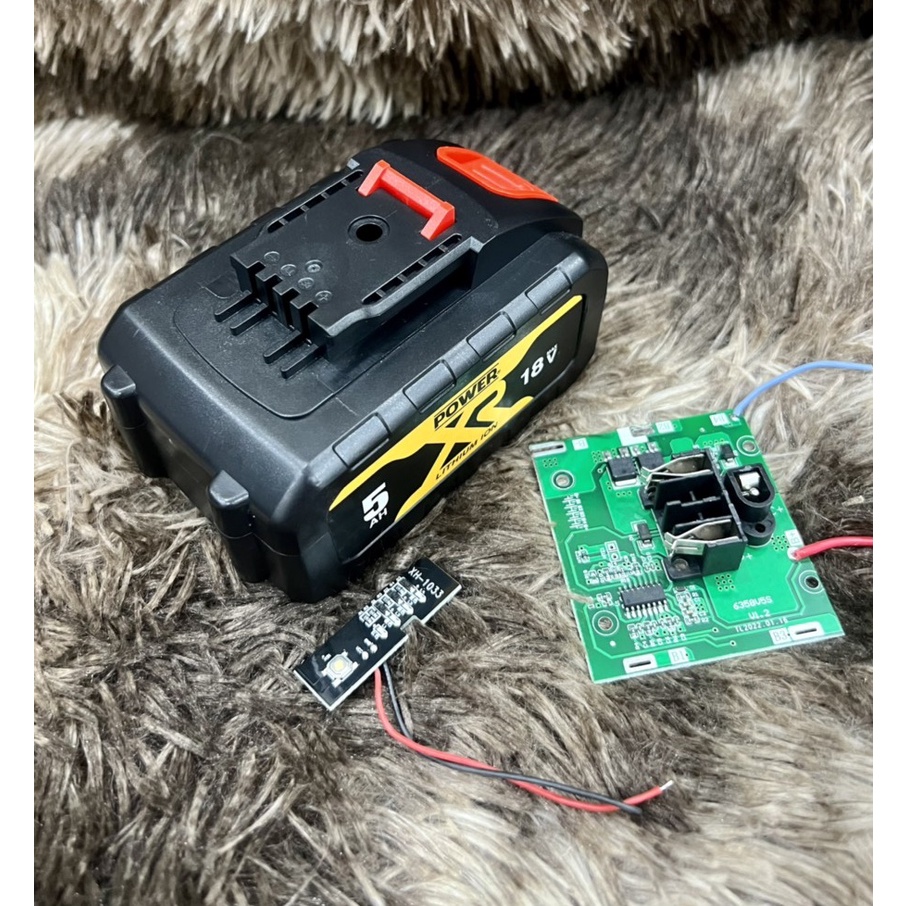 Vỏ mạch Voto China 18V - 21V 5S - 2P, có báo pin, lắp 10 cell 18650, jack đứng. BN.