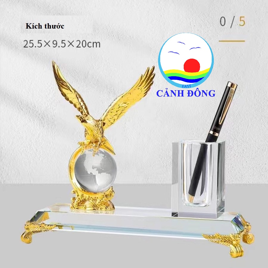 Đựng bút pha lê Đại Bàng ôm quả tròn thế giới, nhận khắc laser, in màu nội dung chữ logo theo yêu cầu quà tặng doanhnhân