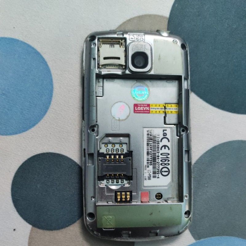 Điện thoại LG P500 xác đã qua sử dụng