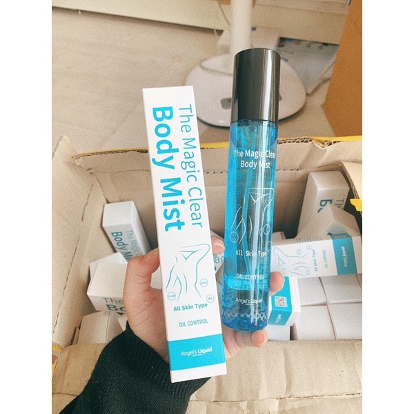 XỊT KHOÁNG VIÊN DA VIÊM LỖ CHÂN LÔNG  LƯNG THE MAGIC CLEAR BODY MIST