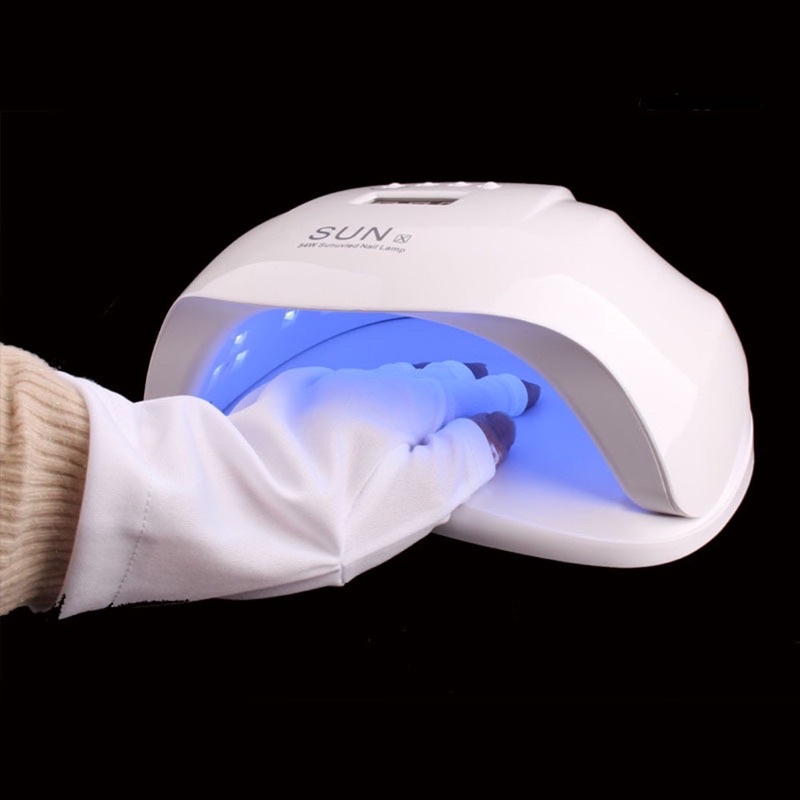 Găng tay nail chống tia UV khi hơ máy