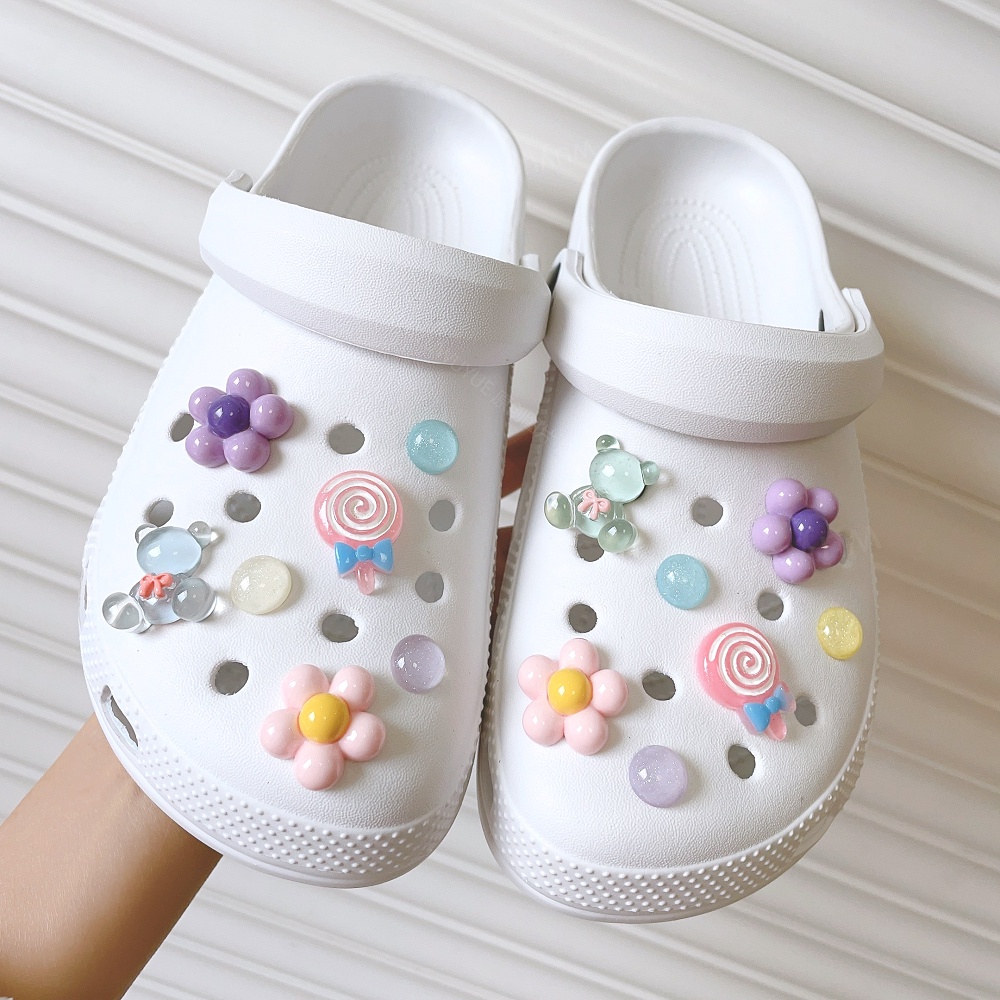 (14pcs STICKER 3D SET） Tiểu Hùng Hoa- GẮN DÉP cross DÉP SỤC, DÉP CÁ SẤU-AA90