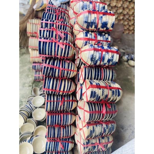 Chén Hoa Xanh Và Chén Phếch hàng thường có chân đinh