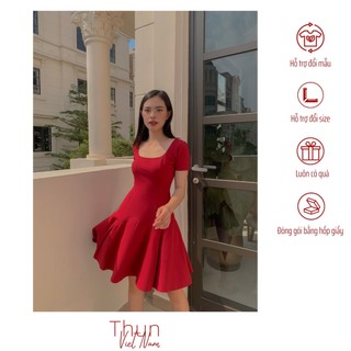 Đầm xoè cổ vuông