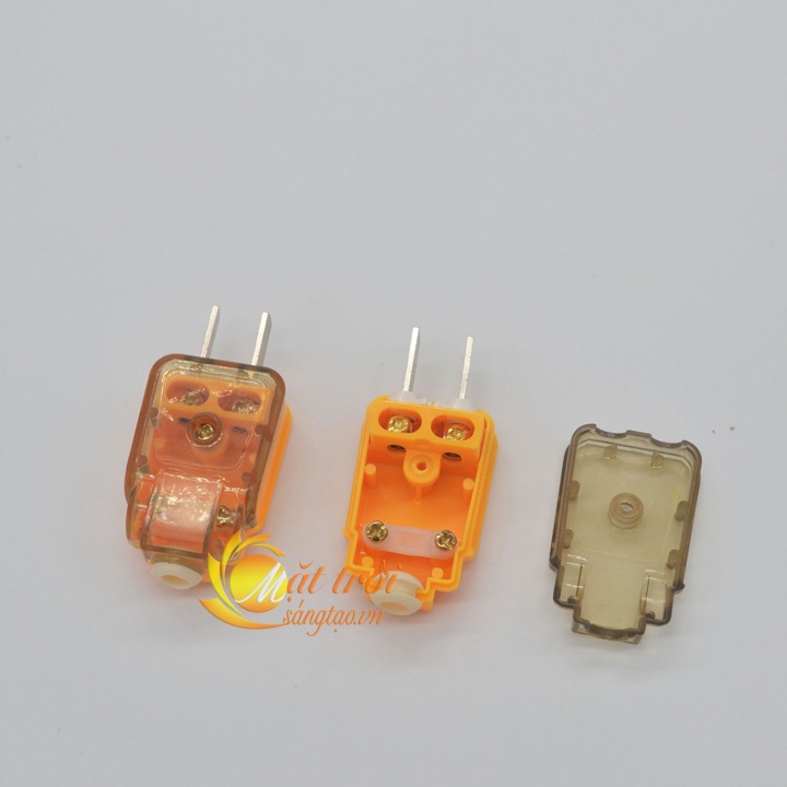 Phích cắm chân dẹt xoay