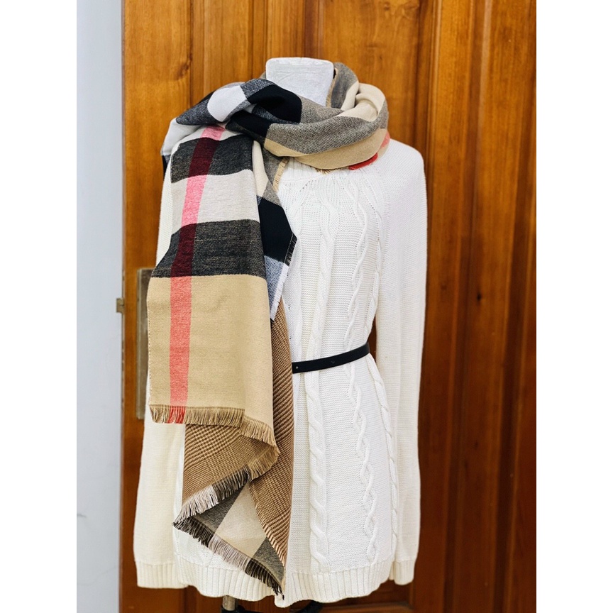 Khăn choàng Burberry