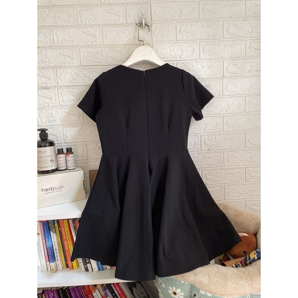 Đầm xòe đan dây