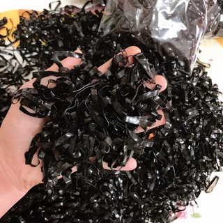 Chun buộc tóc cho bé(1lạng)