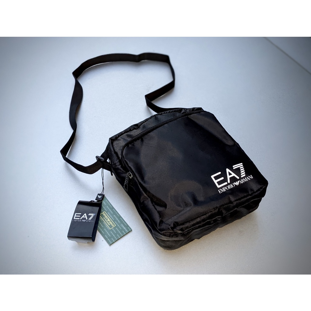 Túi đeo chống nước chính hãng EA7 Emporio Armani thương hiệu Italia
