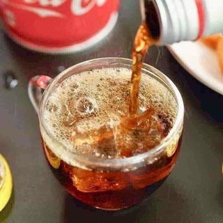 Coca mini Nhật Bản thùng 30 lon date 12/2026