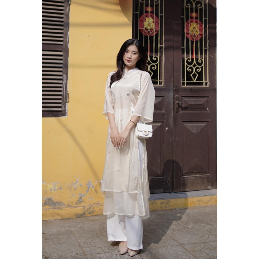 AD1112 Áo dài lụa thêu hoa Audrey