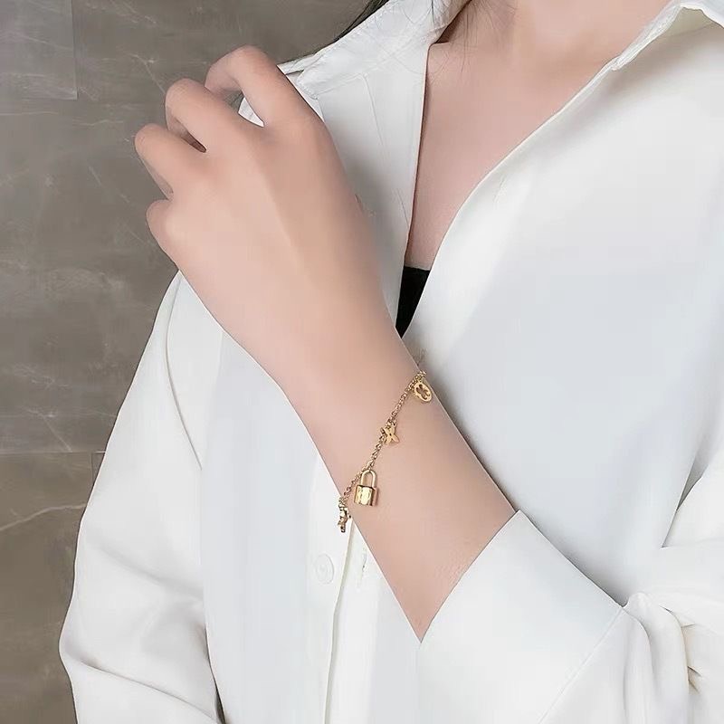 Dây Chuyền Hợp Kim Titan Mạ Vàng 18K Sang Trọng Không Phai Màu Dành Cho Nữ X2X3