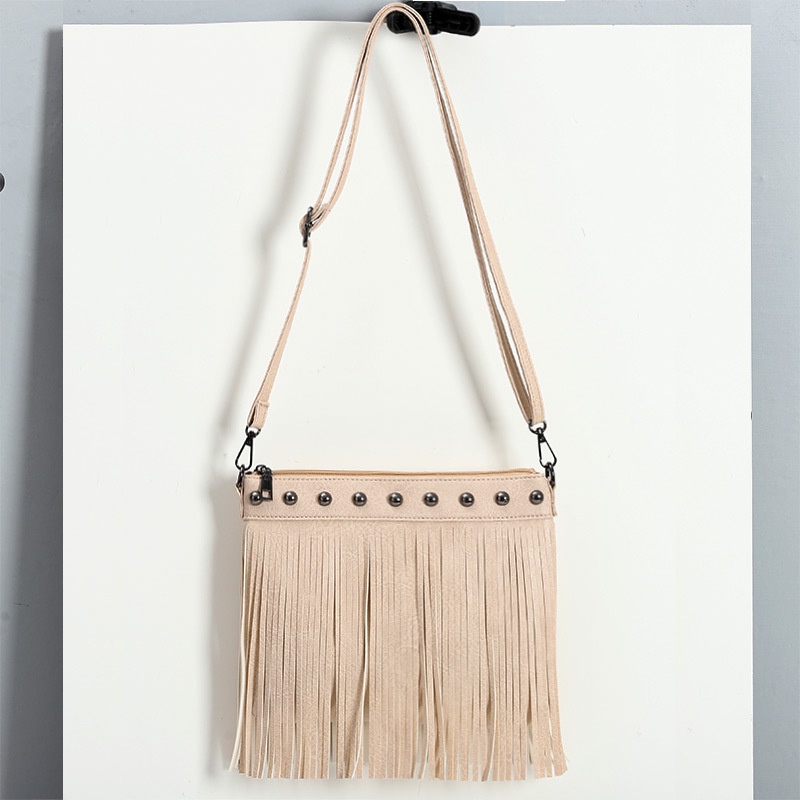 Túi Đeo Chéo Bằng Da Mềm Đính Đinh Tán Tua Rua Thời Trang Cho Nữ