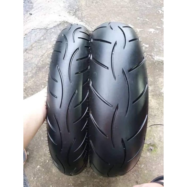 Vỏ xe máy Zin 90/80-17 và 120/70-17. Dành cho exciter và winner. hàng cũ còn đẹp, giá siêu rẻ