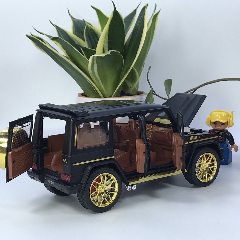 Mô hình xe ô tô Mercedes Benz G63 tỷ lệ 1:24