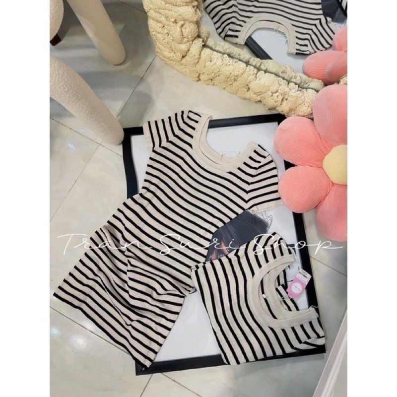 💥sỉ💥váy len kẻ có khoá cho con ti