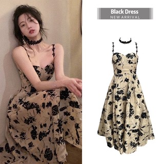 Đầm 2 dây phối hoa đen tiểu thư sang chảnh phong cách Pháp