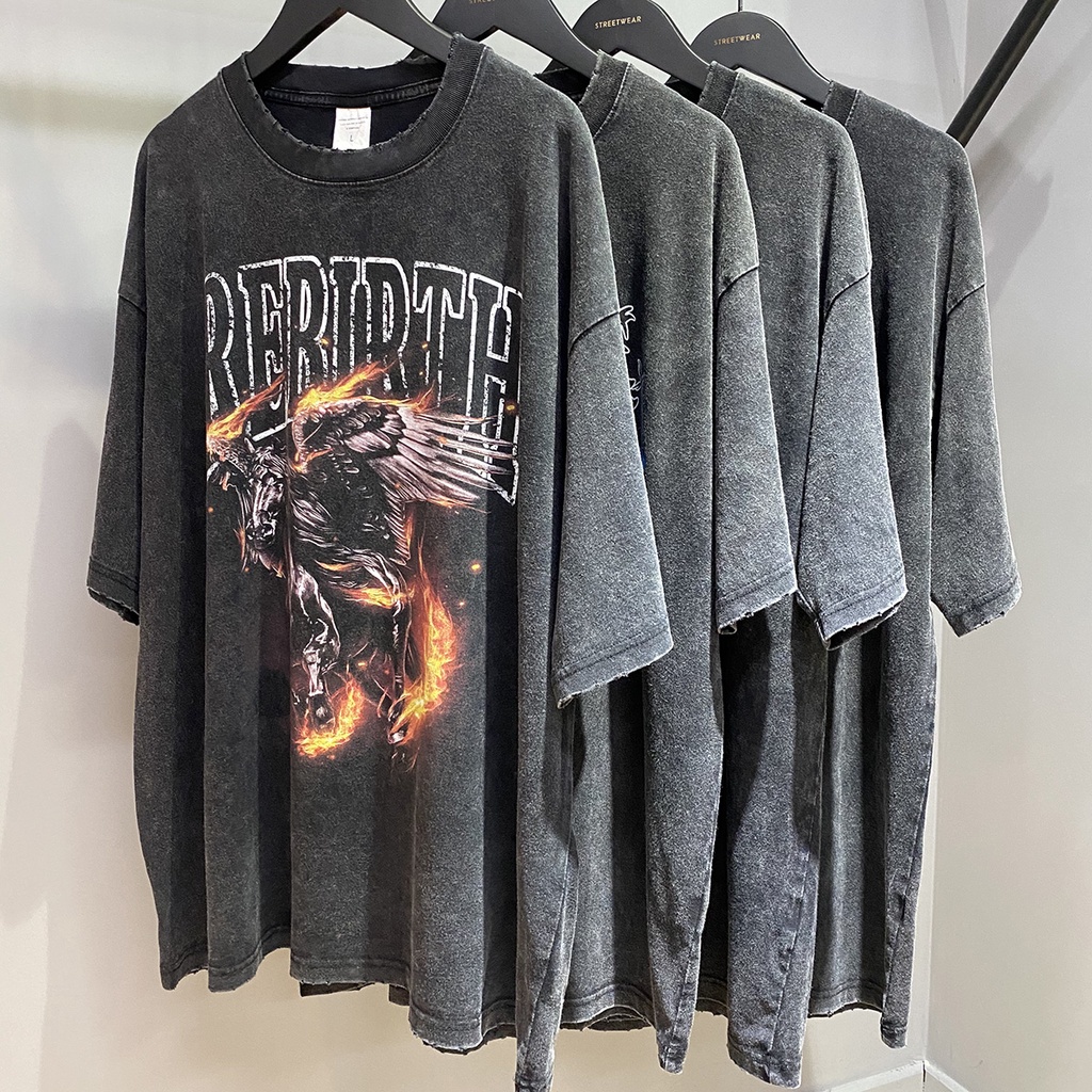 Áo Phông Loang Cổ Tròn Phối STICKER Bản Lớn Phong Cách Trẻ Trung Năng Động