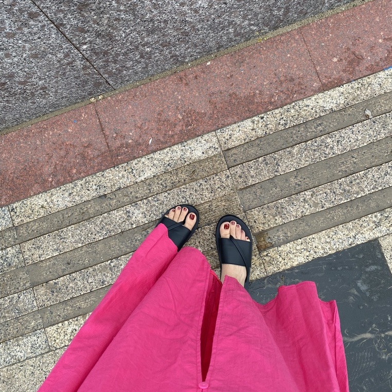 Dép Nam, Nữ M18 Quai Bệt Dây Chéo Màu Đen Đi Chơi, Du Lịch